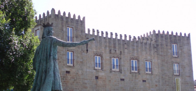 Queen Teresa Estatue, in Ponte de Lima